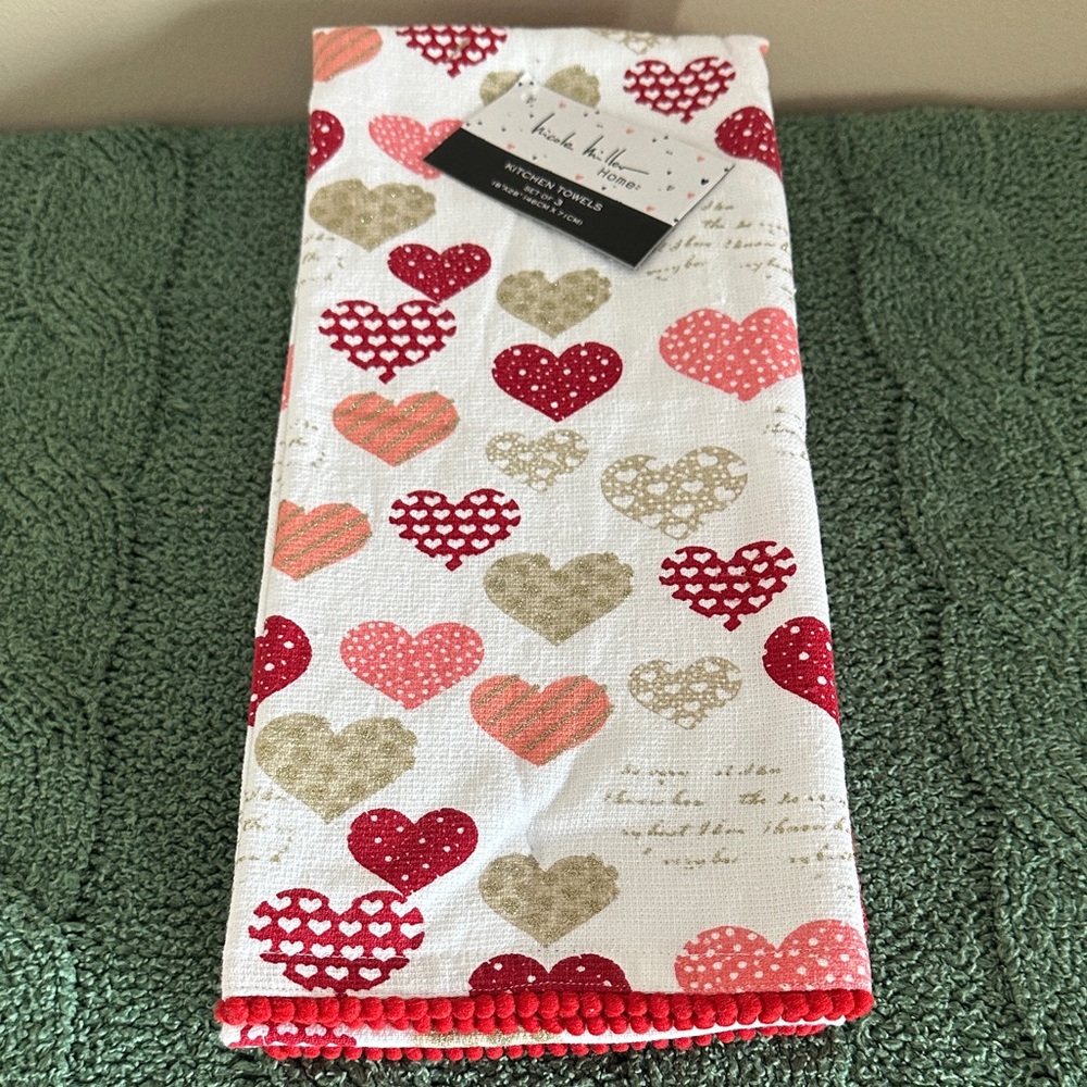 Nicole Miller Valentine Heart ♥️ Kitchen Towels Set of 3 NEW!
